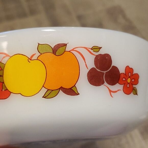 Set of 2 Vintage Milkglass Oven Wear Set - Picture 6 of 8